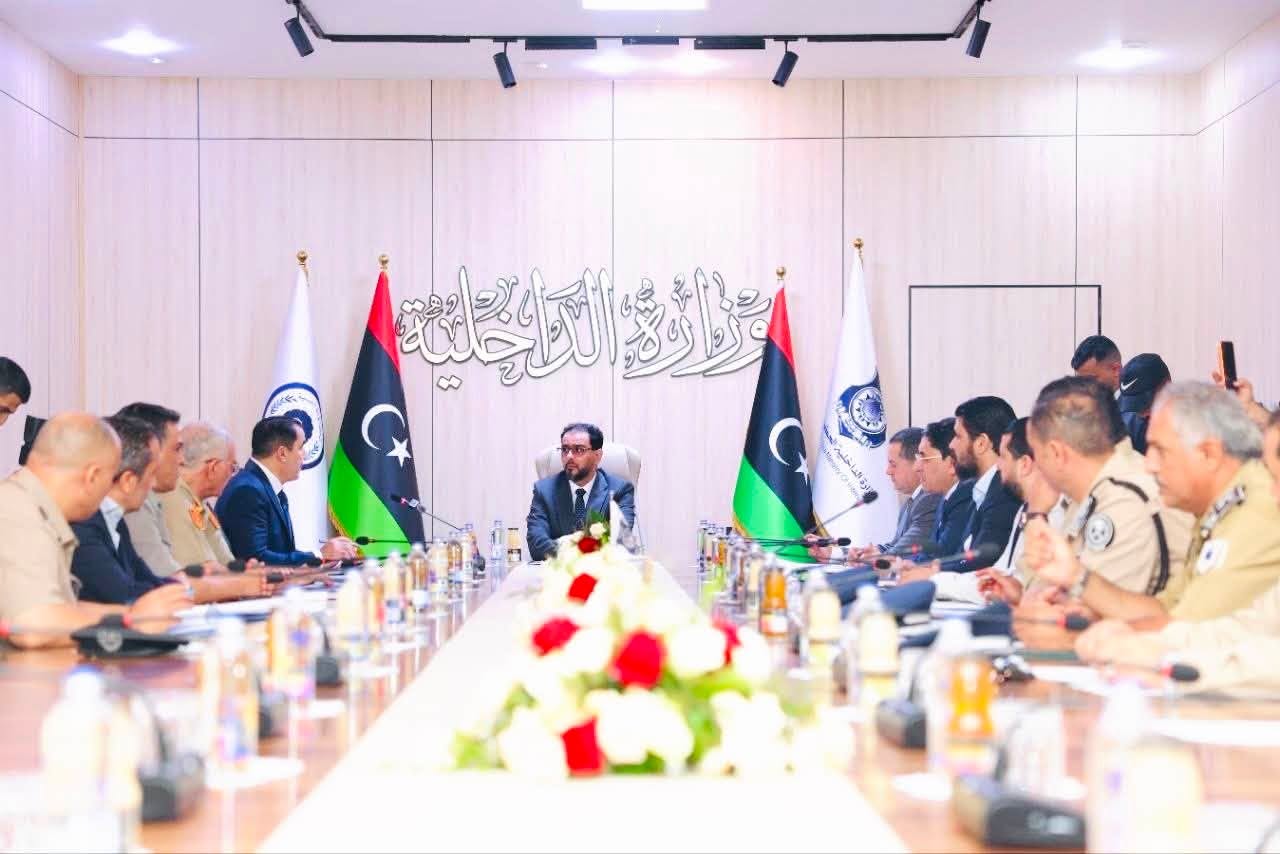 حماد يترأس اجتماع اللجنة العليا للهجرة: ترحيل 117 ألف مهاجر وبدء رحلات العودة الطوعية للسودانيين