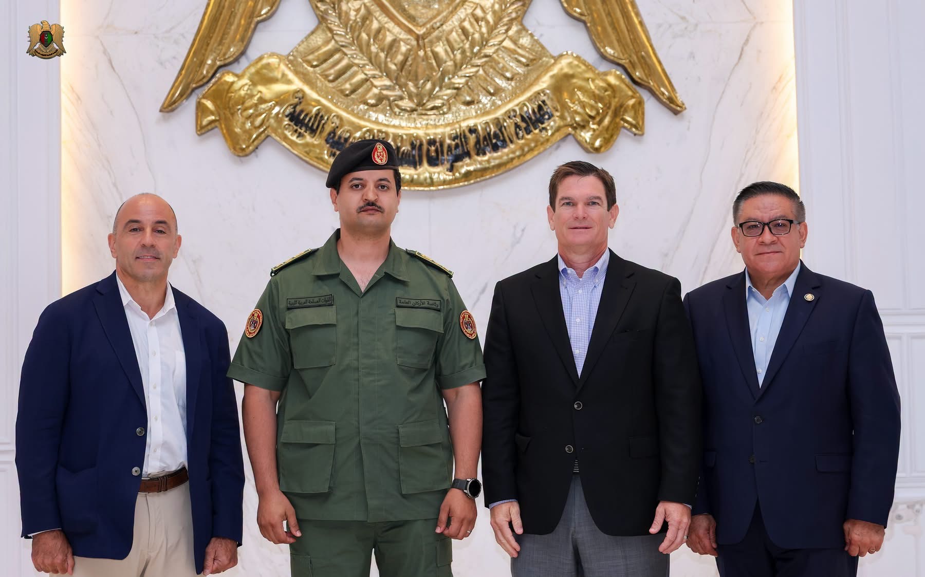 نائب القائد العام للقوات المسلحة الفريق اول صدام حفتر يبحث مع وفد من "الكونغرس" توحيد المؤسسة العسكرية وتأسيس غرفة عمليات مشتركة