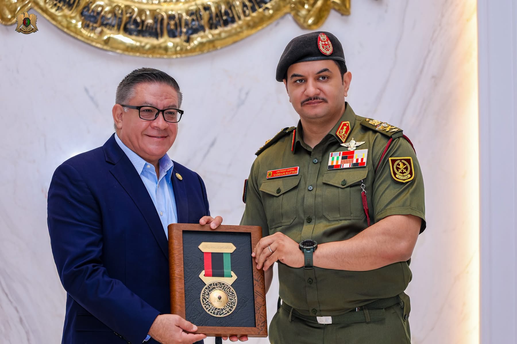 نائب القائد العام للقوات المسلحة الفريق اول صدام حفتر يبحث مع وفد من "الكونغرس" توحيد المؤسسة العسكرية وتأسيس غرفة عمليات مشتركة