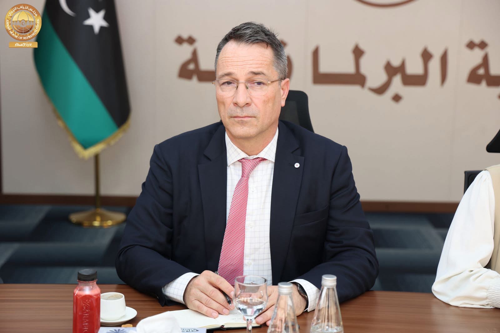 ديوان مجلس النواب يبحث مع اللجنة الدولية للصليب الأحمر إطلاق برنامج متخصص في القانون الدولي الإنساني