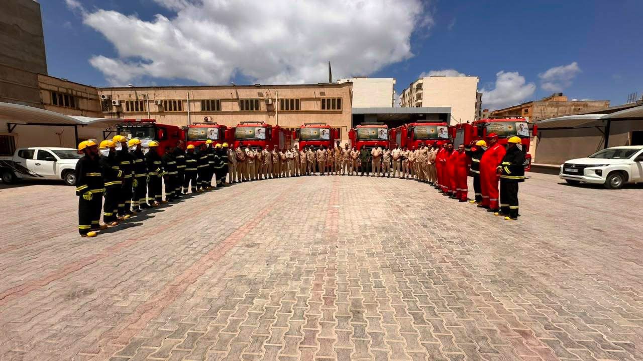 بدعم من القيادة العامة..هيئة السلامة الوطنية فرع الجبل الأخضر تتسلم 8 سيارات إطفاء وسيارتين خدميتين