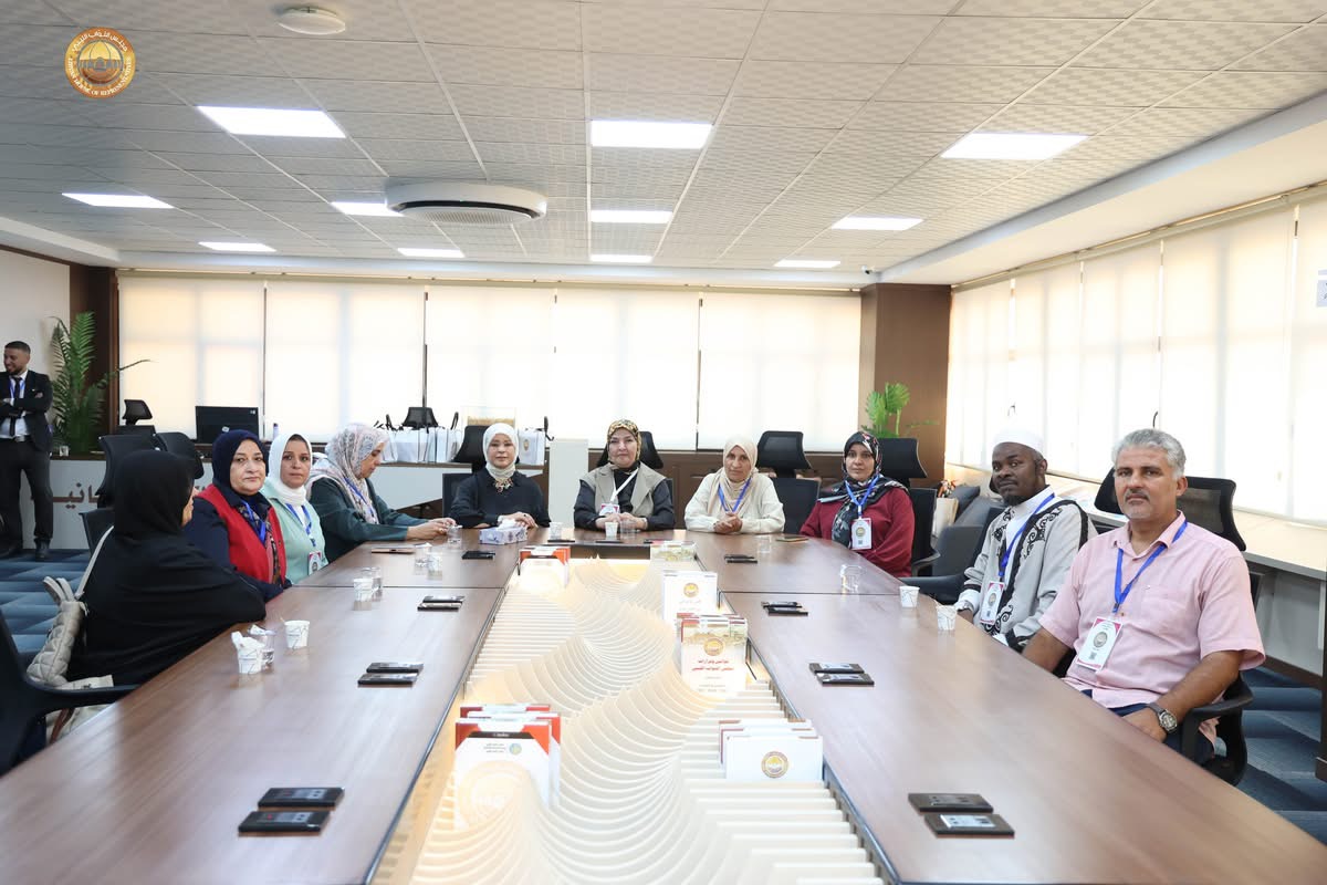 وفد من التفتيش والتوجيه التربوي ببنغازي يزور المكتبة البرلمانية