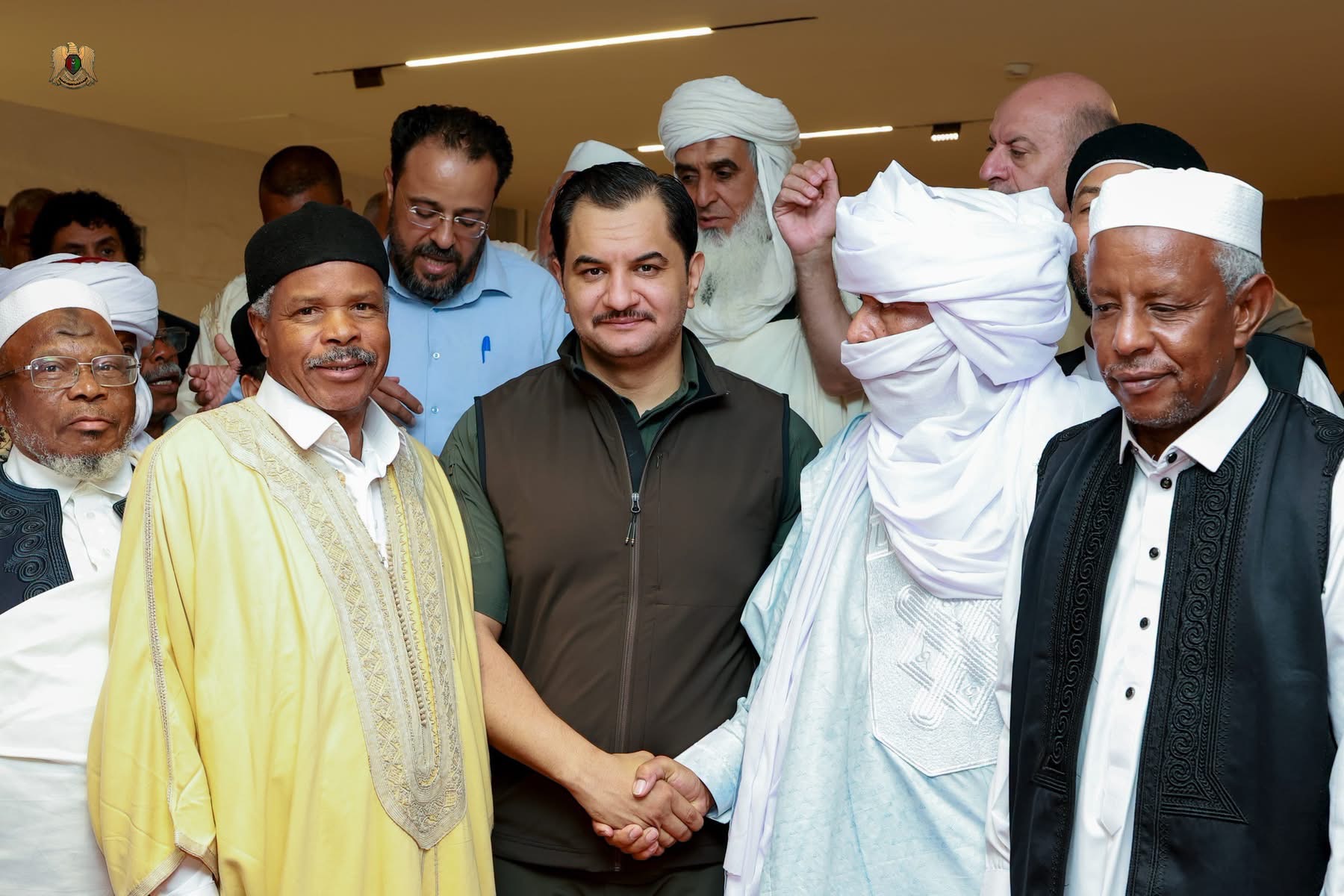 نائب القائد العام للقوات المسلحة الفريق أول ركن صدام حفتر يعلن إنشاء 10 آلاف وحدة سكنية خلال لقائه مشايخ وأعيان الجنوب في سبها
