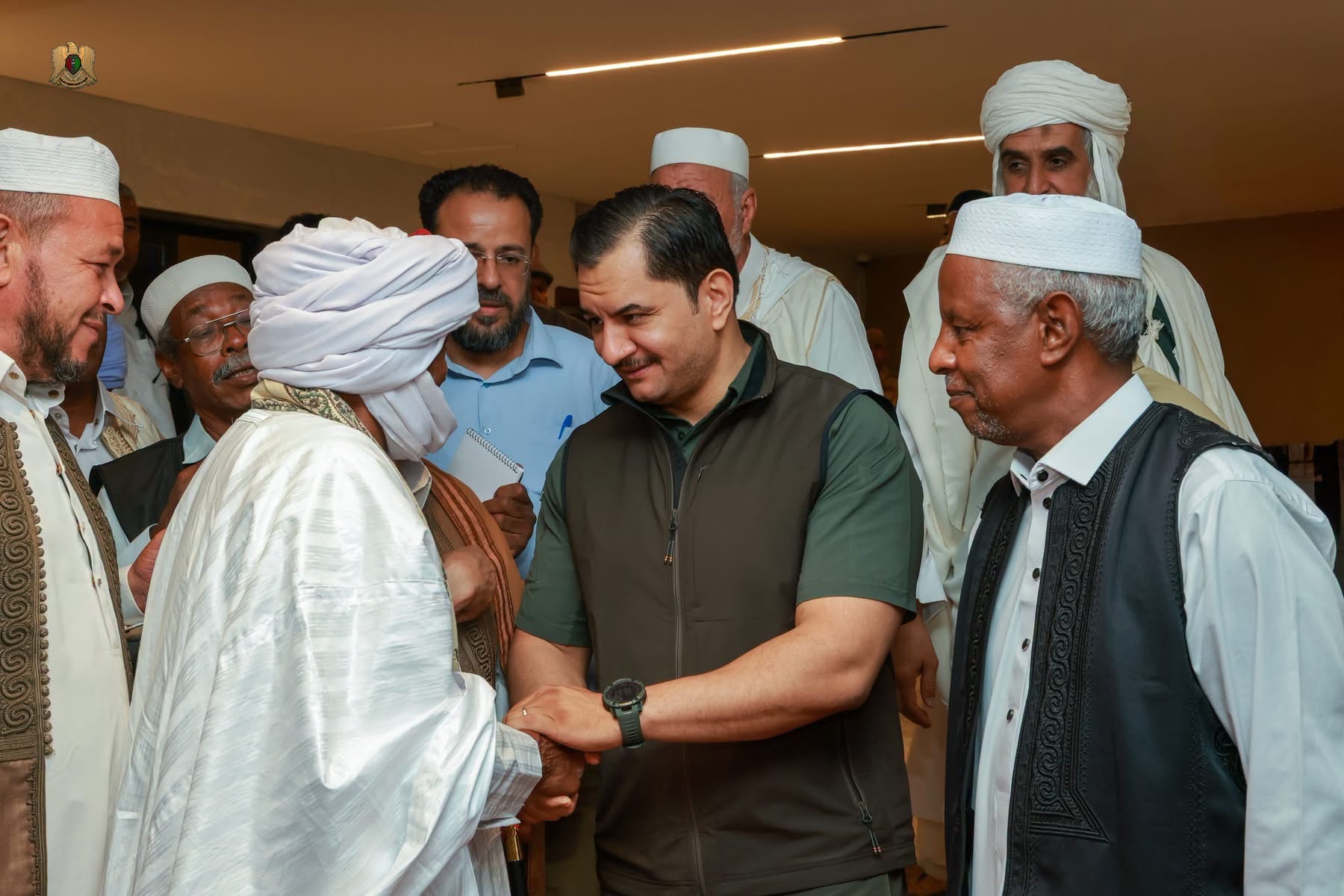 نائب القائد العام للقوات المسلحة الفريق أول ركن صدام حفتر يعلن إنشاء 10 آلاف وحدة سكنية خلال لقائه مشايخ وأعيان الجنوب في سبها