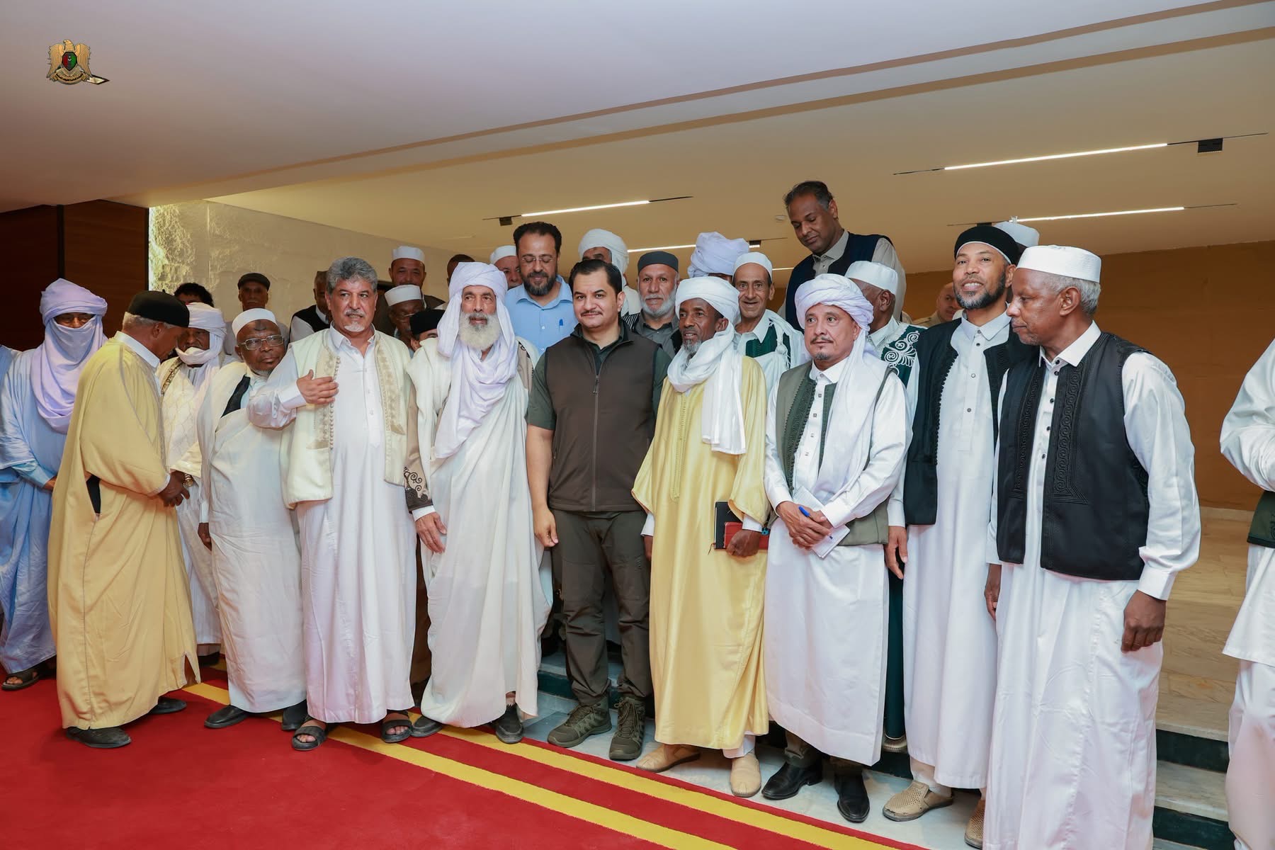 نائب القائد العام للقوات المسلحة الفريق أول ركن صدام حفتر يعلن إنشاء 10 آلاف وحدة سكنية خلال لقائه مشايخ وأعيان الجنوب في سبها