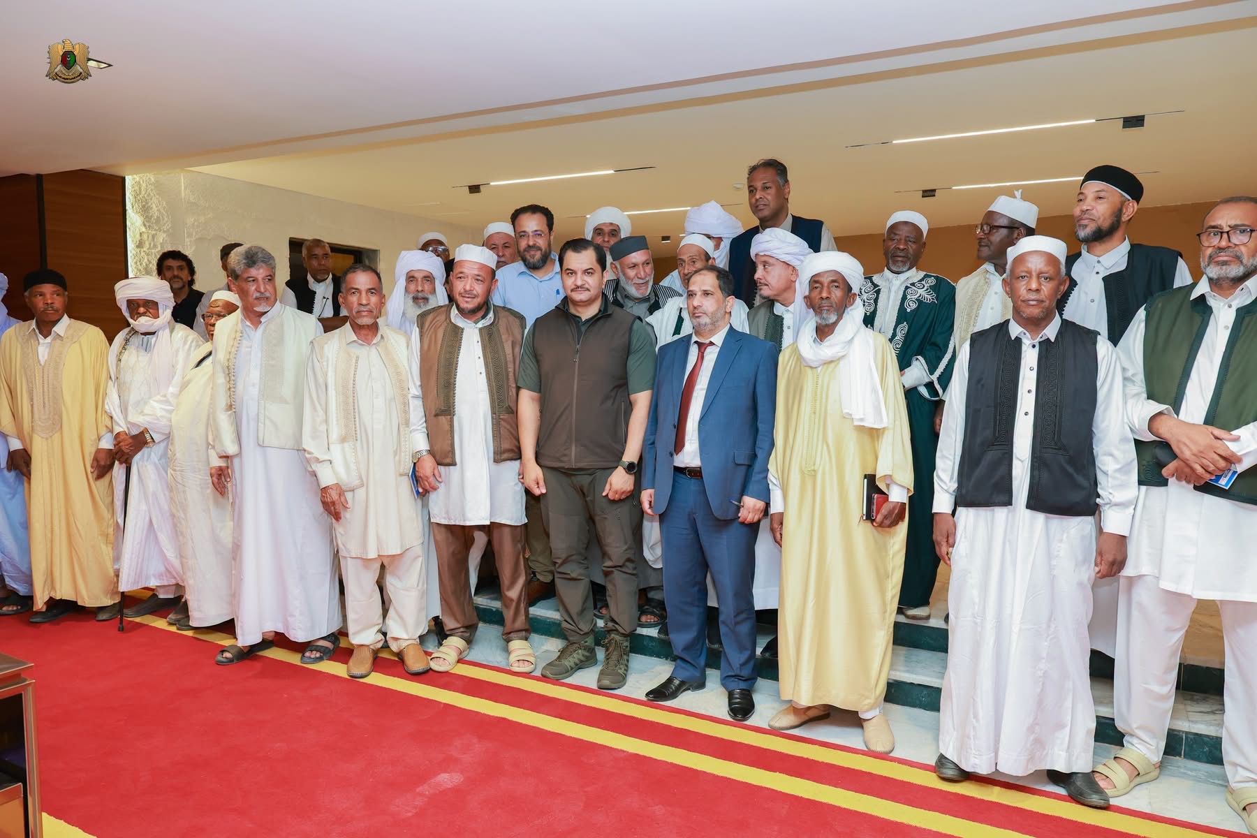 نائب القائد العام للقوات المسلحة الفريق أول ركن صدام حفتر يعلن إنشاء 10 آلاف وحدة سكنية خلال لقائه مشايخ وأعيان الجنوب في سبها