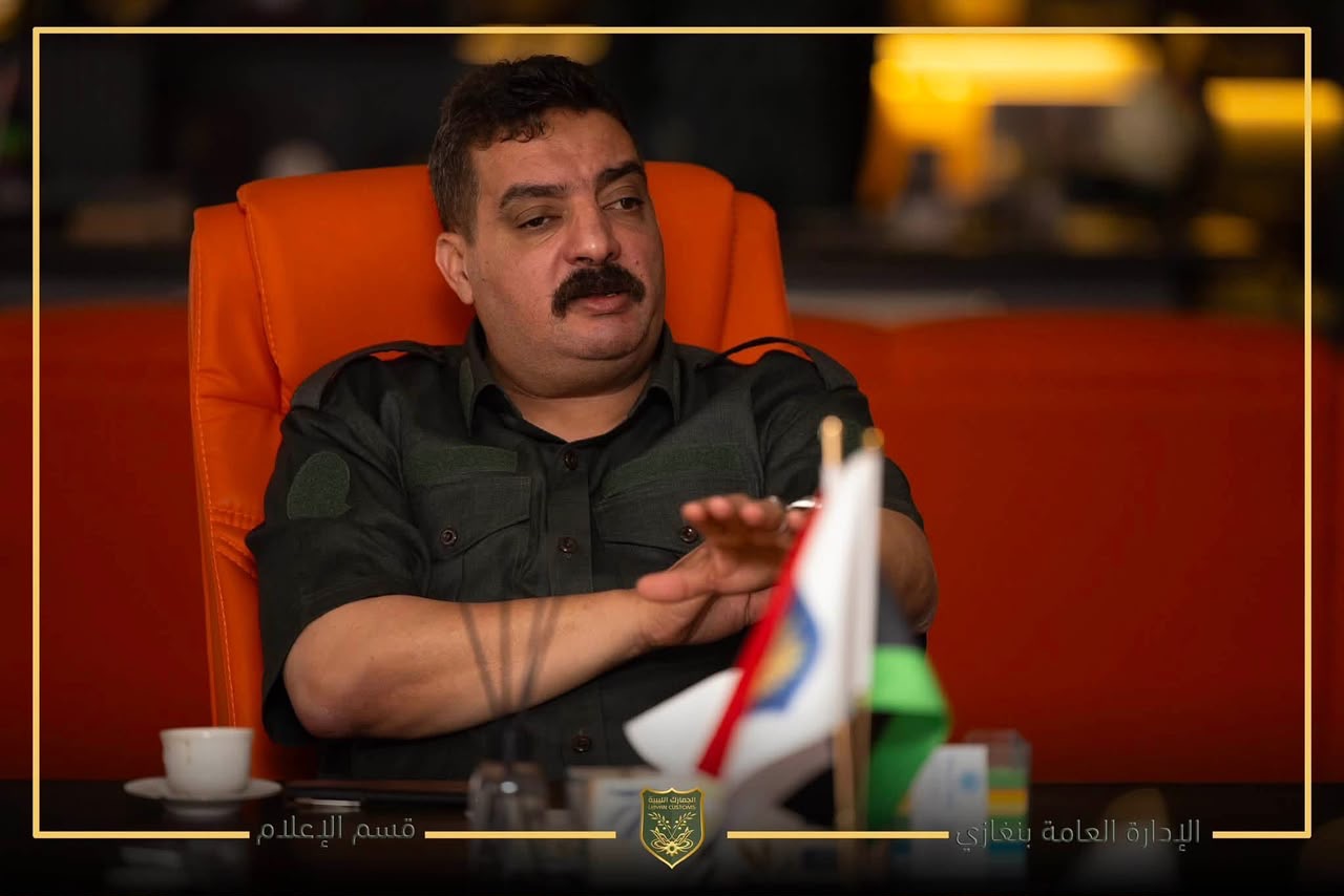 اجتماع موسع بين مصلحة الجمارك والنادي الليبي للسيارات لتسهيل حركة المسافرين وتخفيض الرسوم عبر منفذ امساعد