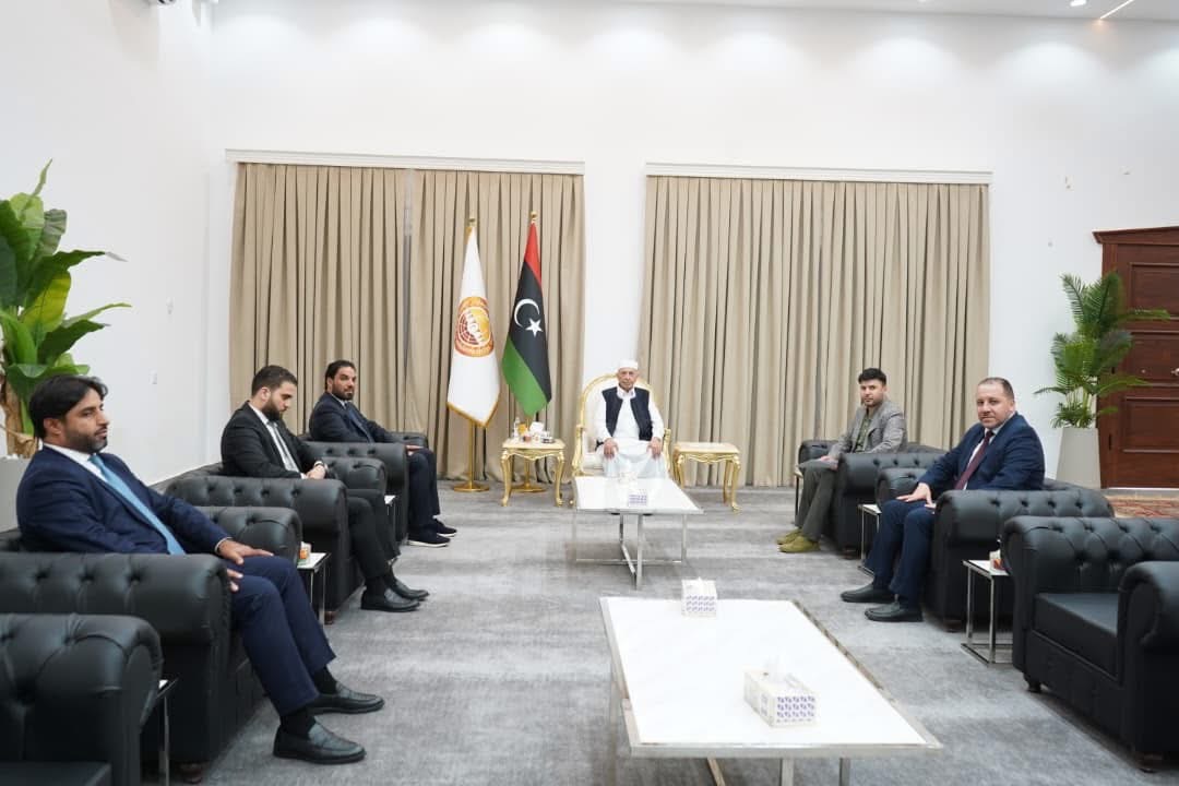 رئيس مجلس النواب المستشار عقيلة صالح     يتسلم الحساب الختامي من رئيس هيئة الرقابة الإدارية ويؤكد دعم الأجهزة الرقابية