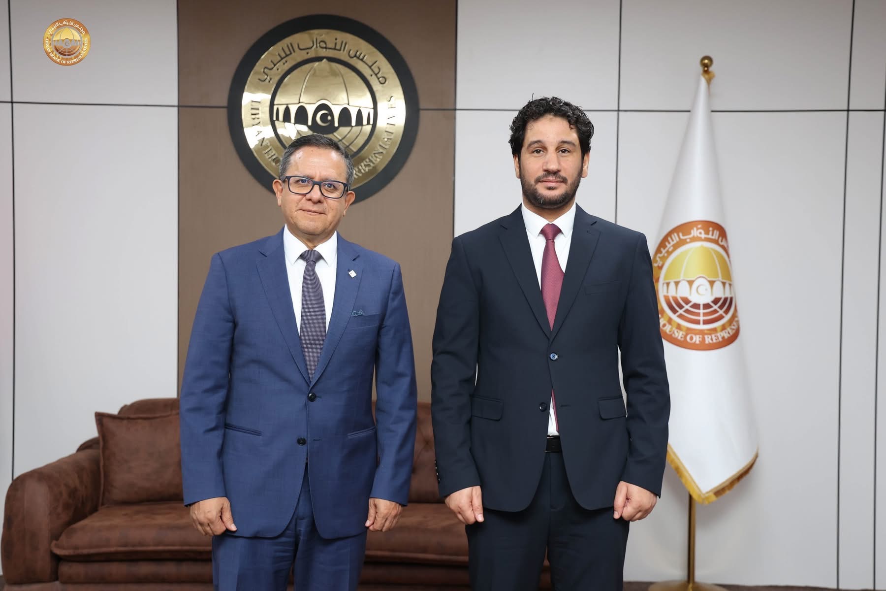 النائب الثاني لرئيس مجلس النواب ورئيس ديوان المجلس يبحثان مع وفد الاتحاد الدولي للصليب الأحمر والهلال الأحمر دعم العمل الإنساني