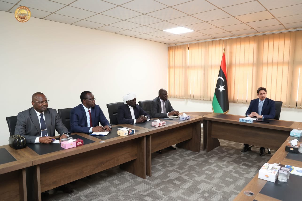 رئيس لجنة الشؤون الخارجية النيابية يستقبل وفدًا رسميًا من جنوب السودان لبحث آفاق التعاون الثنائي في بنغازي