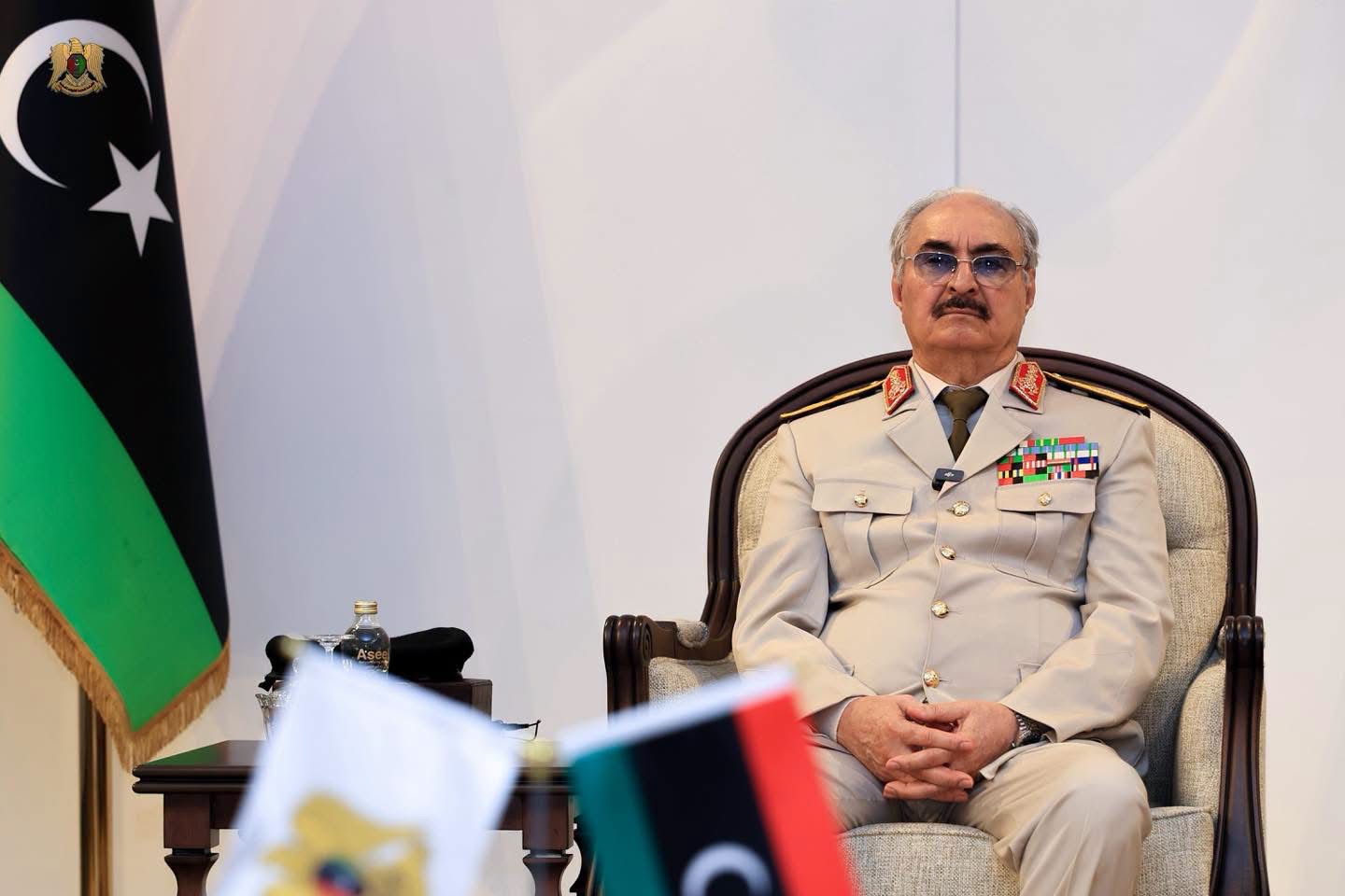القائد العام للقوات المسلحة المشير أركان حرب خليفة أبوالقاسم حفتر يستقبل مشايخ وأعيان قبائل الأمازيغ والزنتان والجبل الغربي
