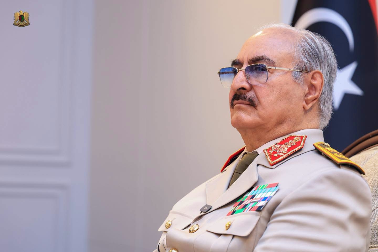 القائد العام للقوات المسلحة المشير أركان حرب خليفة أبوالقاسم حفتر يستقبل مشايخ وأعيان قبائل الأمازيغ والزنتان والجبل الغربي