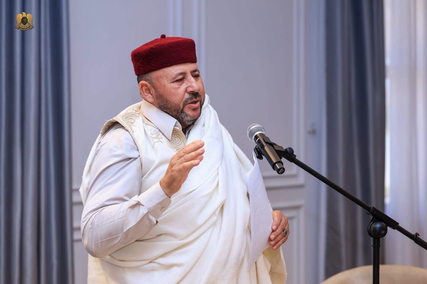 القائد العام للقوات المسلحة المشير أركان حرب خليفة أبوالقاسم حفتر يستقبل مشايخ وأعيان قبائل الأمازيغ والزنتان والجبل الغربي