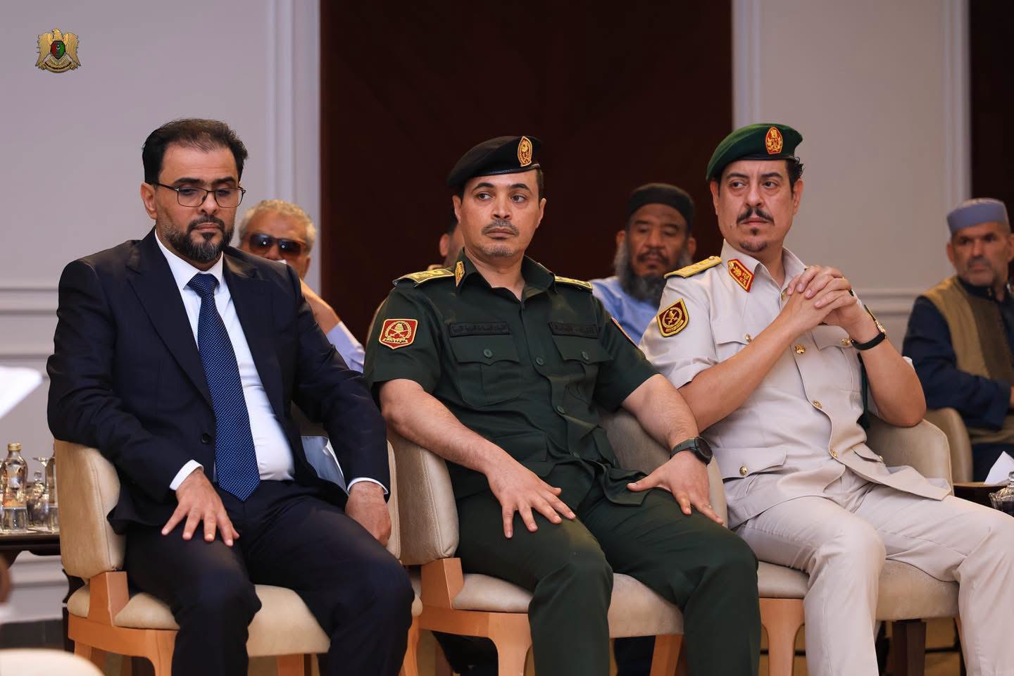 القائد العام للقوات المسلحة المشير أركان حرب خليفة أبوالقاسم حفتر يستقبل مشايخ وأعيان قبائل الأمازيغ والزنتان والجبل الغربي