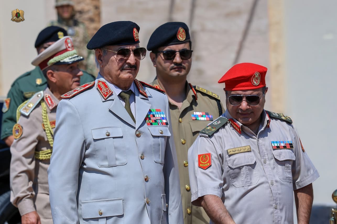 القائد العام للقوات المسلحة المشير اركان حرب خليفة أبو القاسم حفتر يشارك في احتفالية الذكرى الـ86 لتأسيس الجيش الليبي