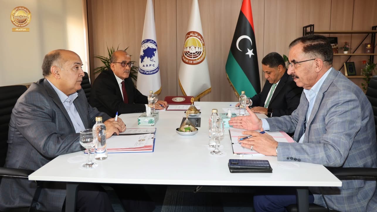 رئيس ديوان مجلس النواب يبحث مع الأمين العام للمجلس البرلماني الآسيوي الإفريقي ترتيبات اجتماع بنغازي