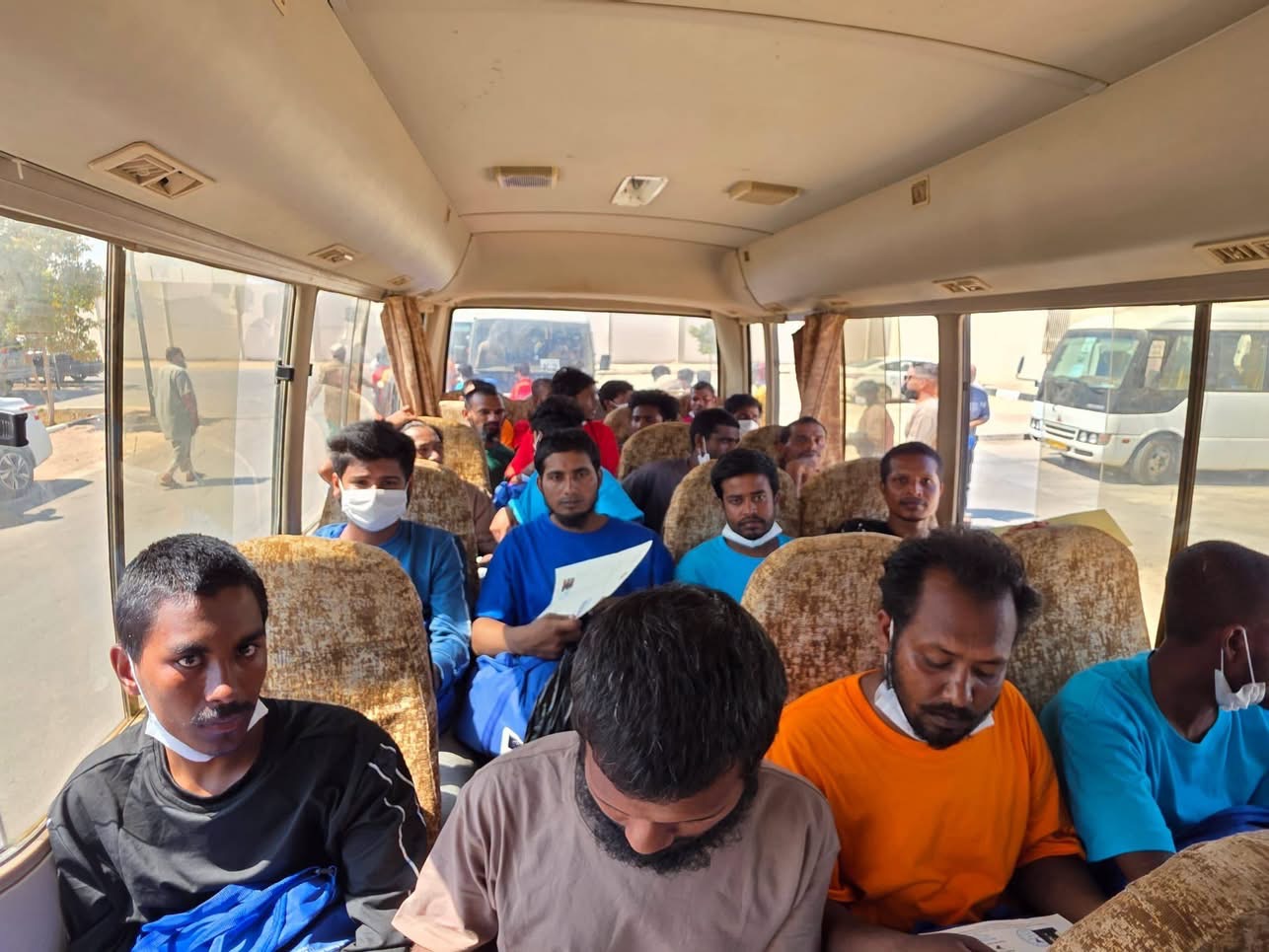 ترحيل 174 مهاجرًا بنغلاديشيًا عبر مطار بنينا الدولي