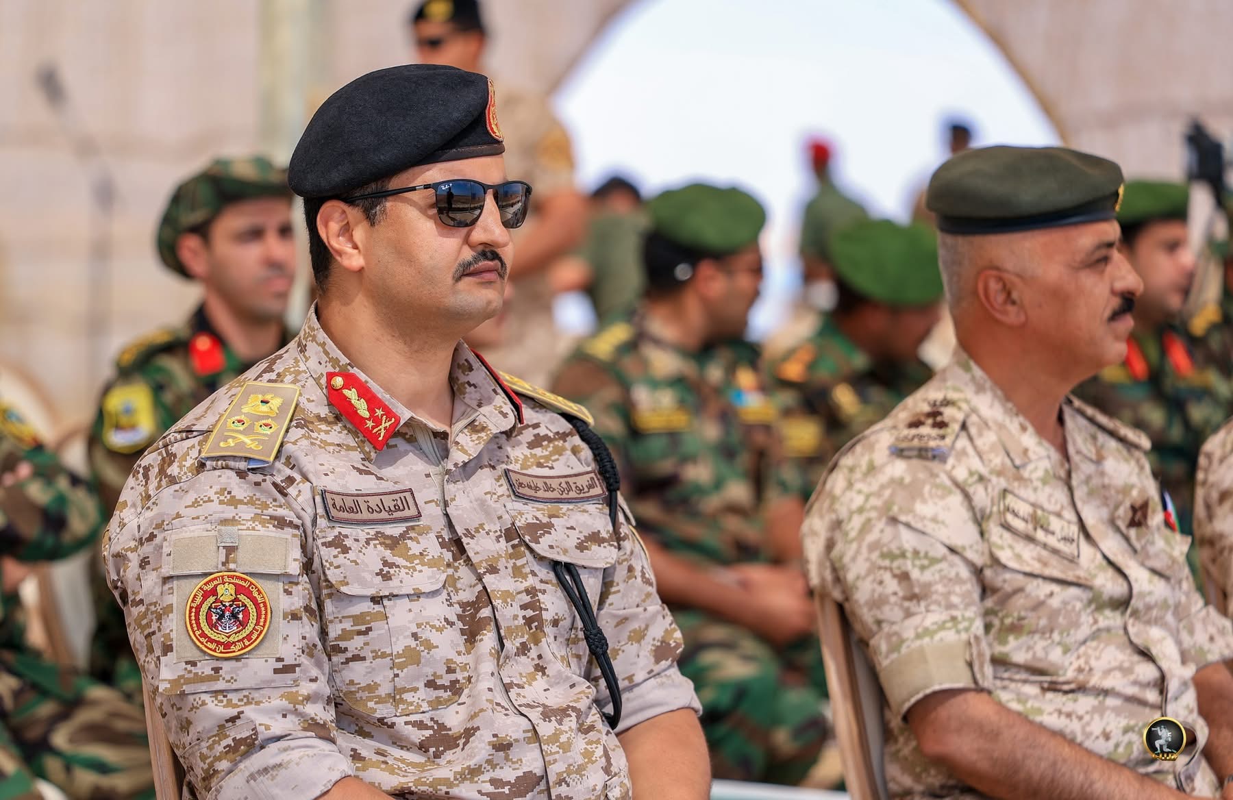 رئيس الأركان العامة للقوات المسلحة الفريق أول ركن خالد حفتر يشيد بكفاءة الوحدات المشاركة في مناورة "الترابط 2"