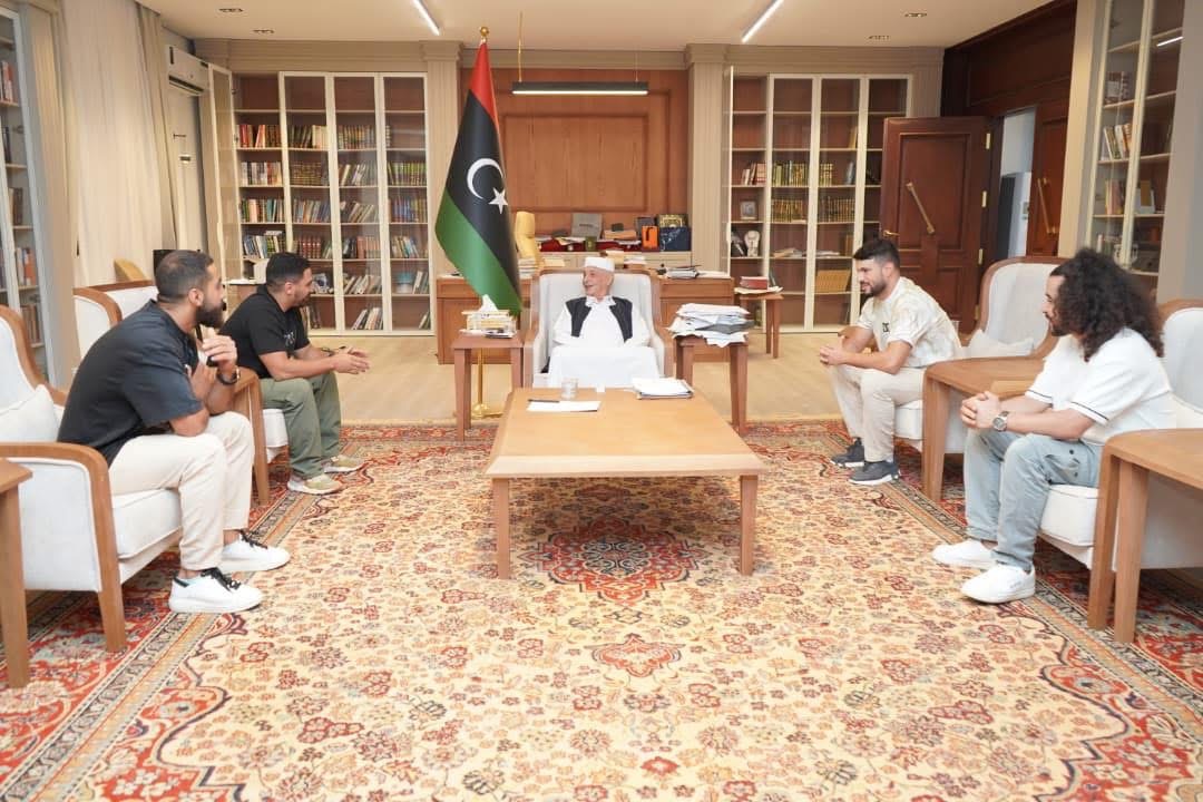 رئيس مجلس النواب يلتقي الرياضيين الليبيين المفرج عنهم من السجون الإيطالية