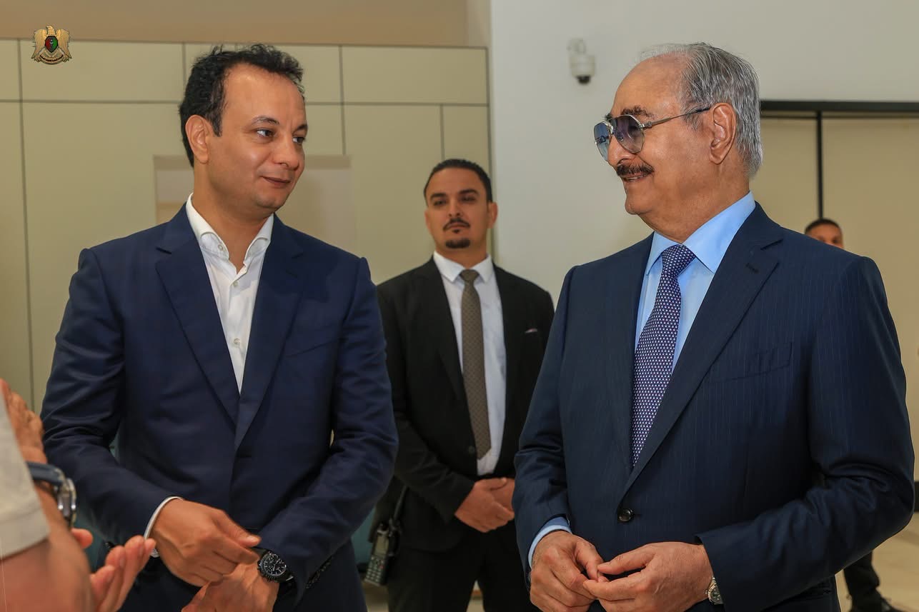 القائد العام للقوات المسلحة المشير اركان حرب خليفة حفتر يتفقد مشروع مطار بنينا الدولي الجديد ويُشيد بمستوى الإنجاز