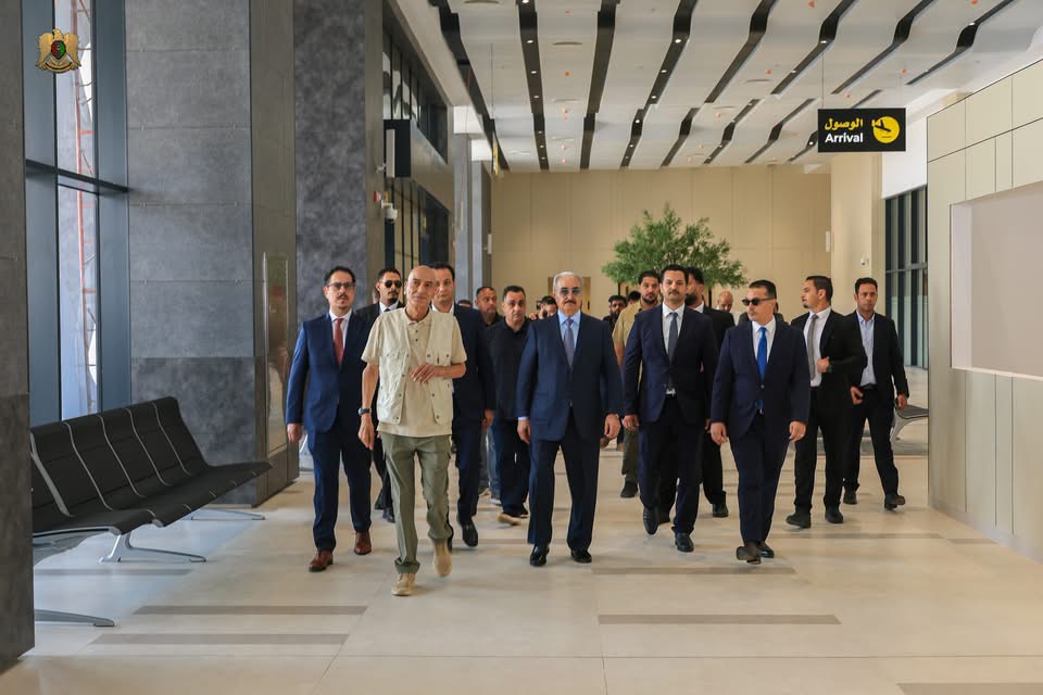 القائد العام للقوات المسلحة المشير اركان حرب خليفة حفتر يتفقد مشروع مطار بنينا الدولي الجديد ويُشيد بمستوى الإنجاز