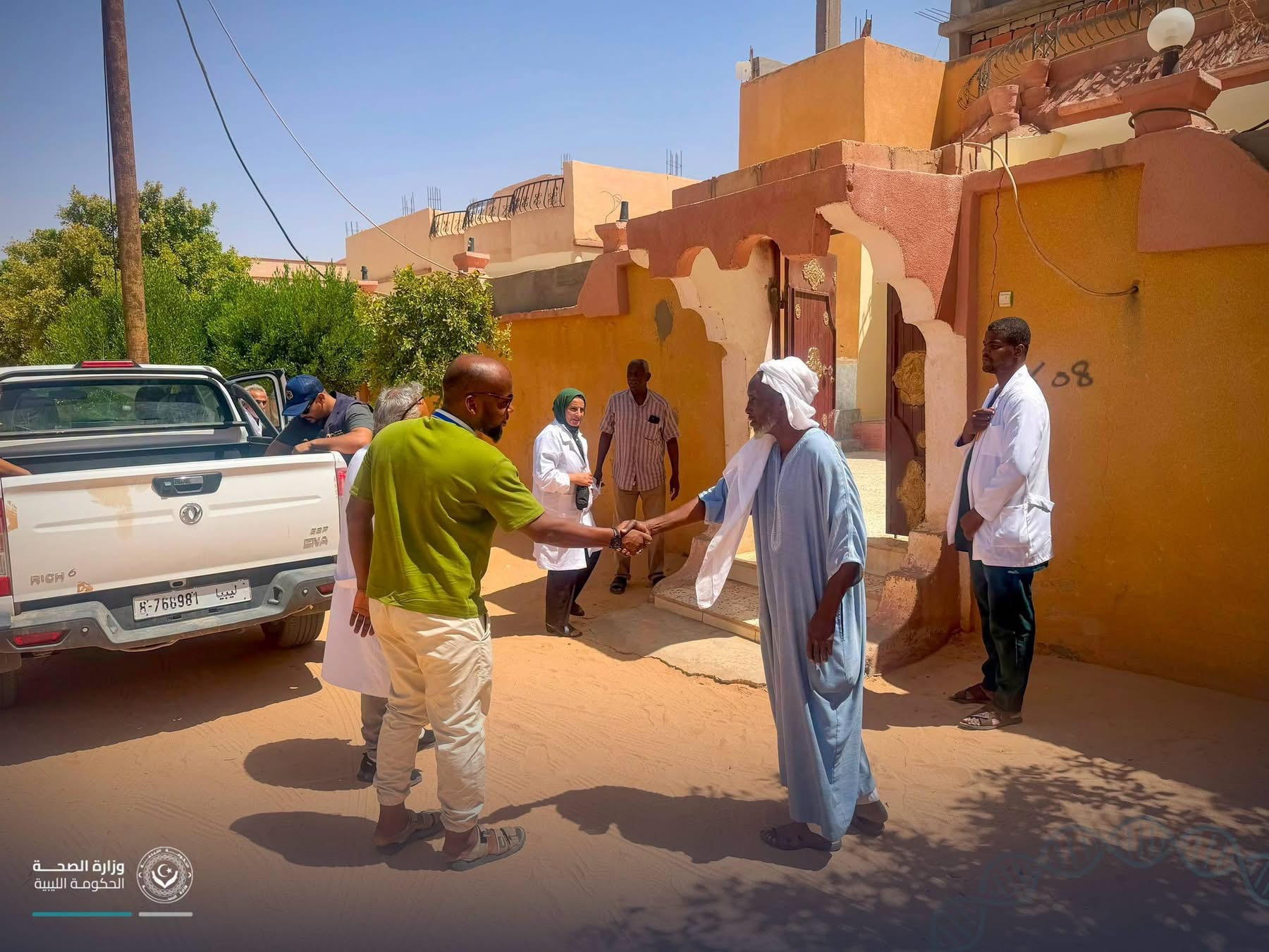 برنامج الزائر الصحي يصل إلى منازل المواطنين في القطرون لتقديم الرعاية الصحية الأولية