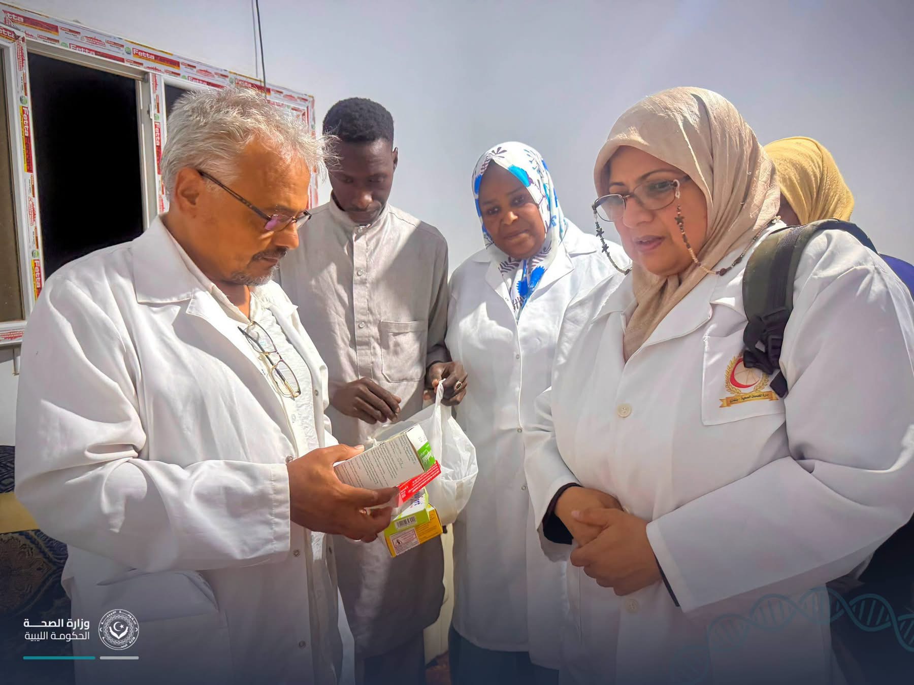 برنامج الزائر الصحي يصل إلى منازل المواطنين في القطرون لتقديم الرعاية الصحية الأولية