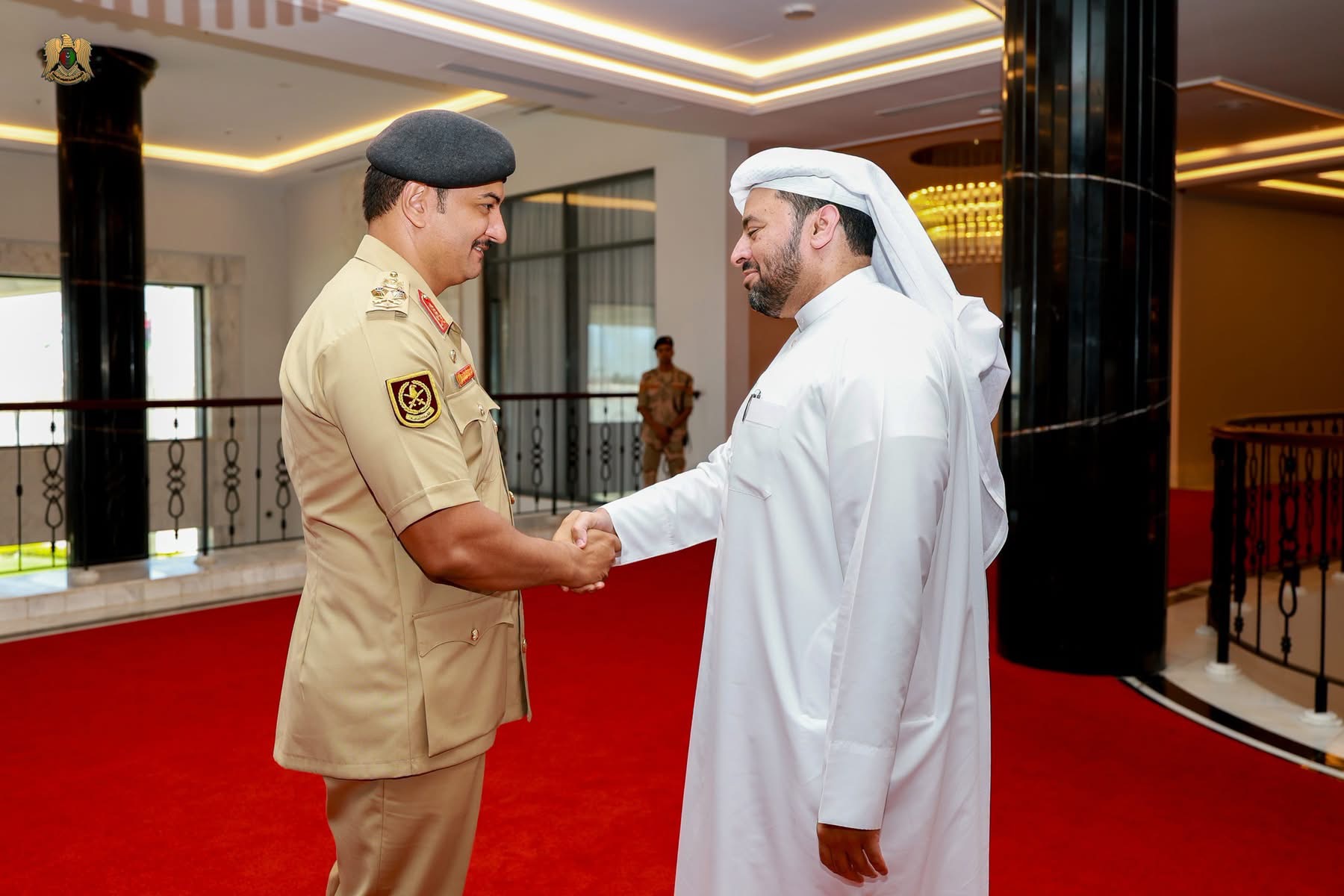 القائد العام للقوات المسلحة المكلّف الفريق أول ركن صدام حفتر  يستقبل وزير الدولة القطري ويبحثان تعزيز التعاون بين البلدين