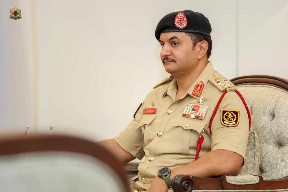 القائد العام للقوات المسلحة المكلّف الفريق أول ركن صدام حفتر  يستقبل وزير الدولة القطري ويبحثان تعزيز التعاون بين البلدين