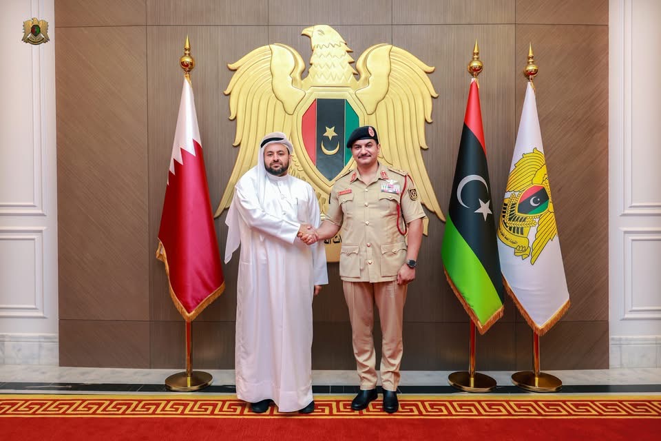 القائد العام للقوات المسلحة المكلّف الفريق أول ركن صدام حفتر  يستقبل وزير الدولة القطري ويبحثان تعزيز التعاون بين البلدين