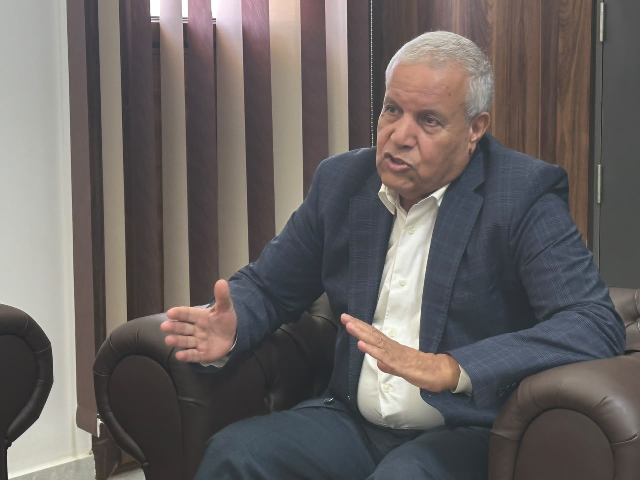 النائب  مفتاح الشاعري يزور مقر المنطقة الحرة طبرق ويلتقي رئيس مجلس إدارتها
