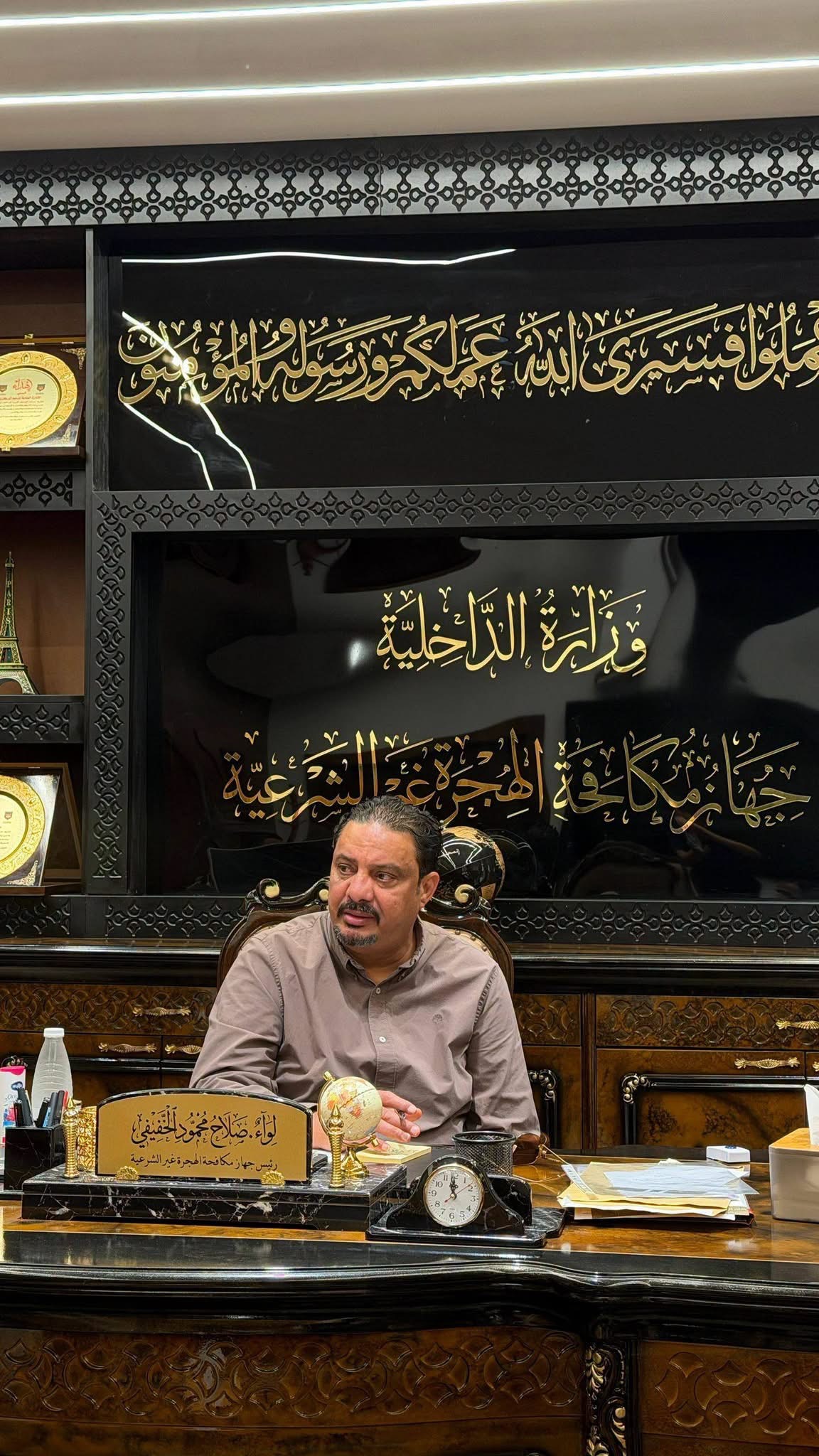 رئيس جهاز مكافحة الهجرة غير الشرعية يتابع ميدانيًا إجراءات الإيواء والترحيل ببنغازي