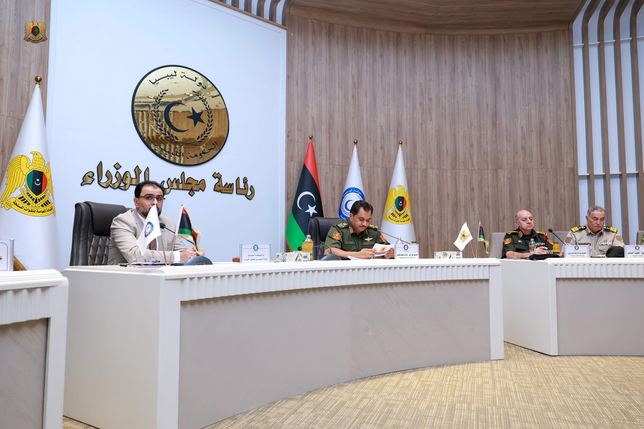 نائب القائد العام للقوات المسلحة الفريق أول ركن صدام حفتر يبحث إجراءات عاجلة لمواجهة الأزمات الخدمية والاقتصادية