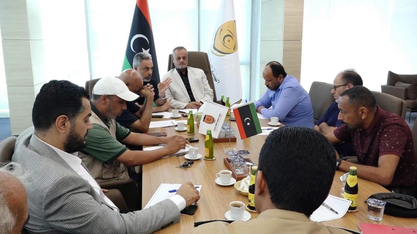 اجتماع موسع بشأن تربية الدواجن وآلية ذبحها وتوزيعها على المواطن
