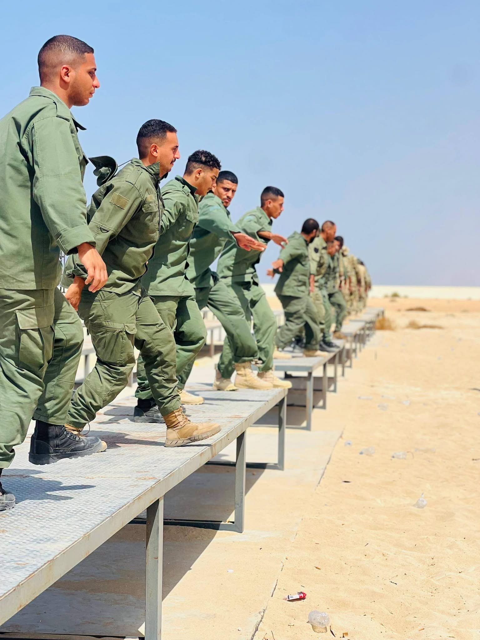 افتتاح الدورة الثالثة للمظلات بمركز تدريب القوات الخاصة في قمينس