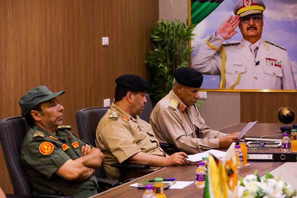 آمر المنطقة العسكرية الوسطى يبحث جاهزية الوحدات والإعداد للمشروع التعبوي