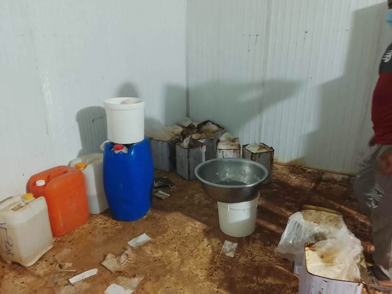 الحرس البلدي يداهم موقعًا لتصنيع وتغليف أجبان غير مطابقة للمواصفات في بوعطني
