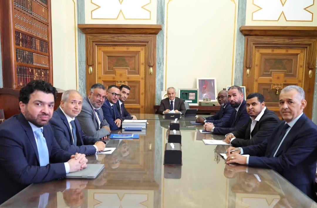 محافظ مصرف ليبيا المركزي يبحث السيولة والنقد الأجنبي وتوسيع الدفع الإلكتروني