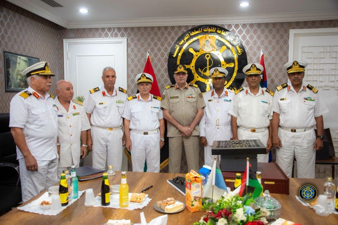 اللواء بحار الطاهر السعيطي رئيساً لأركان القوات البحرية