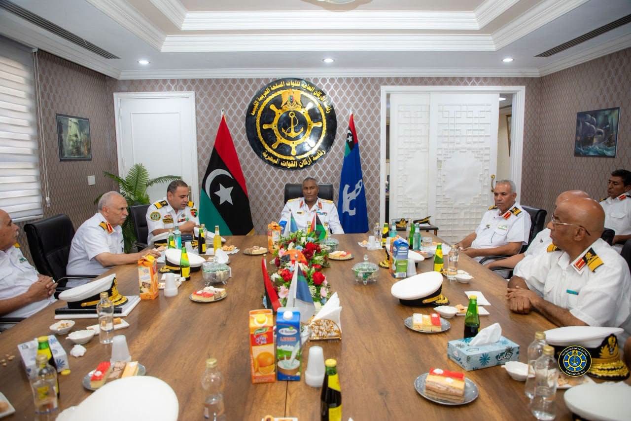 اللواء بحار الطاهر السعيطي رئيساً لأركان القوات البحرية