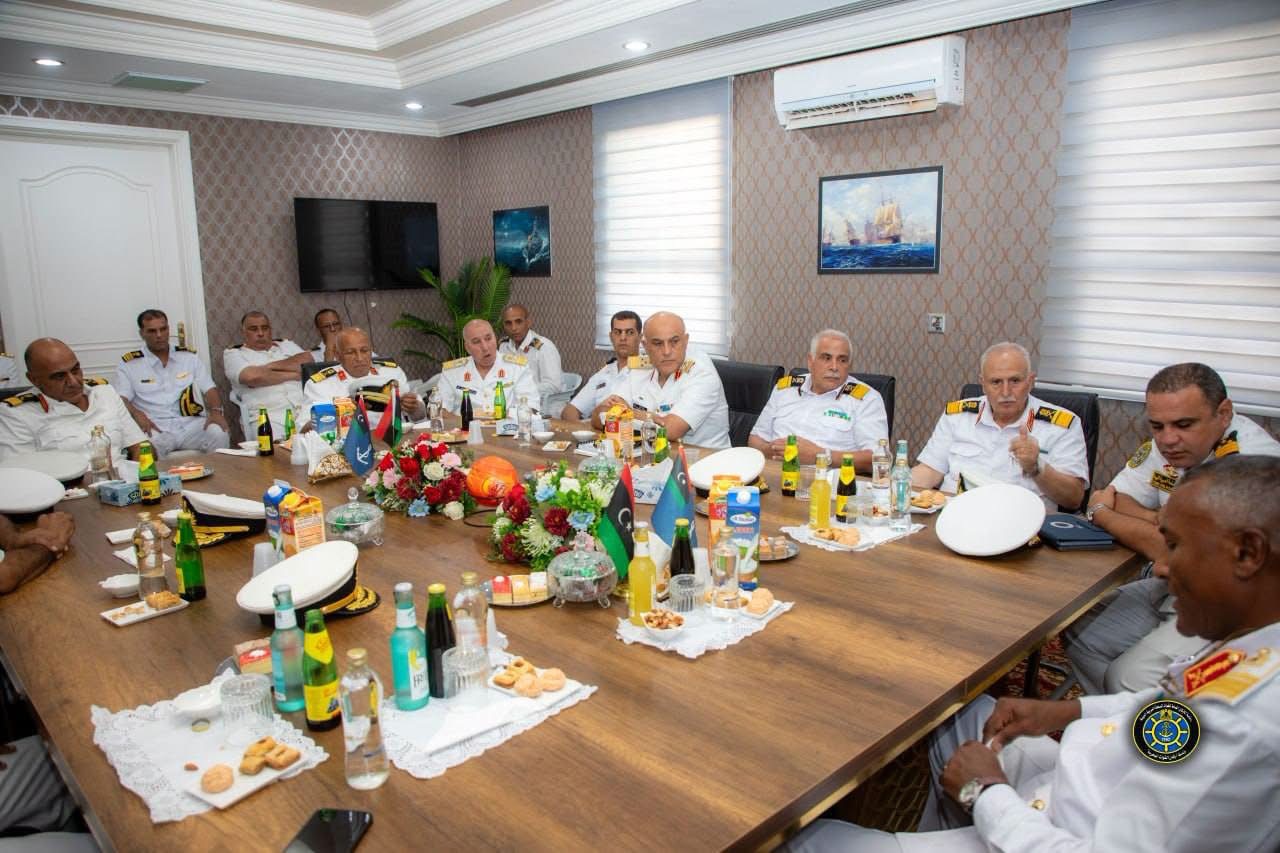 اللواء بحار الطاهر السعيطي رئيساً لأركان القوات البحرية