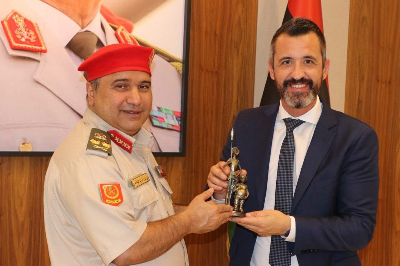 الأمين العام للقيادة العامة يستقبل الملحق العسكري الإسباني لدى ليبيا
