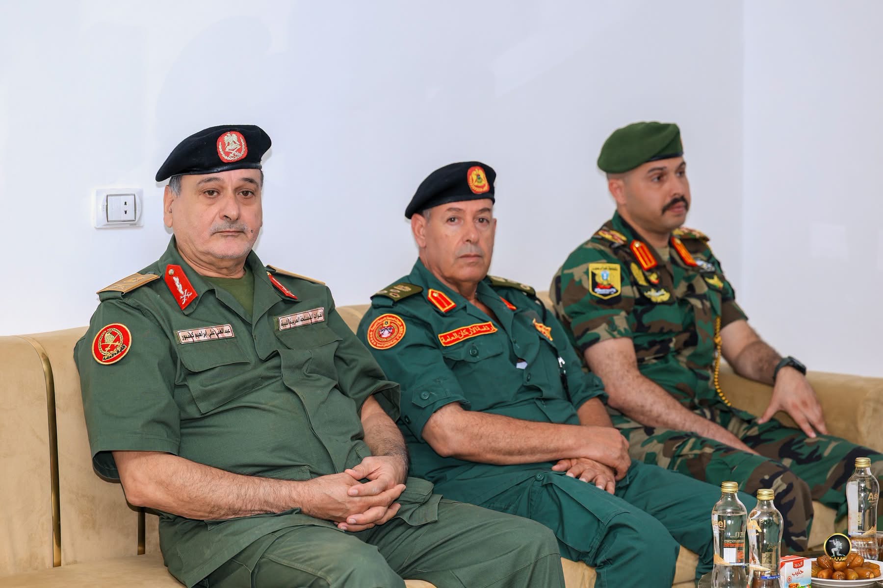 رئيس الأركان العامة للقوات المسلحة الفريق أول ركن خالد حفتر يتفقد المناطق الحدودية الجنوبية