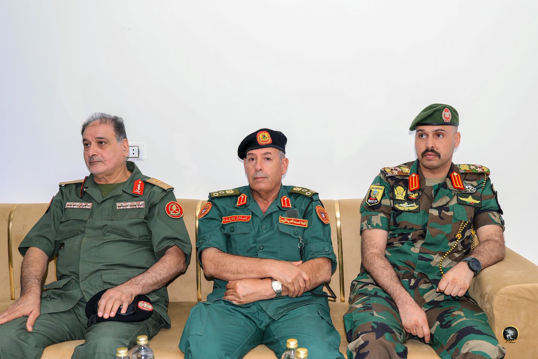 رئيس الأركان العامة للقوات المسلحة الفريق أول ركن خالد حفتر يتفقد المناطق الحدودية الجنوبية