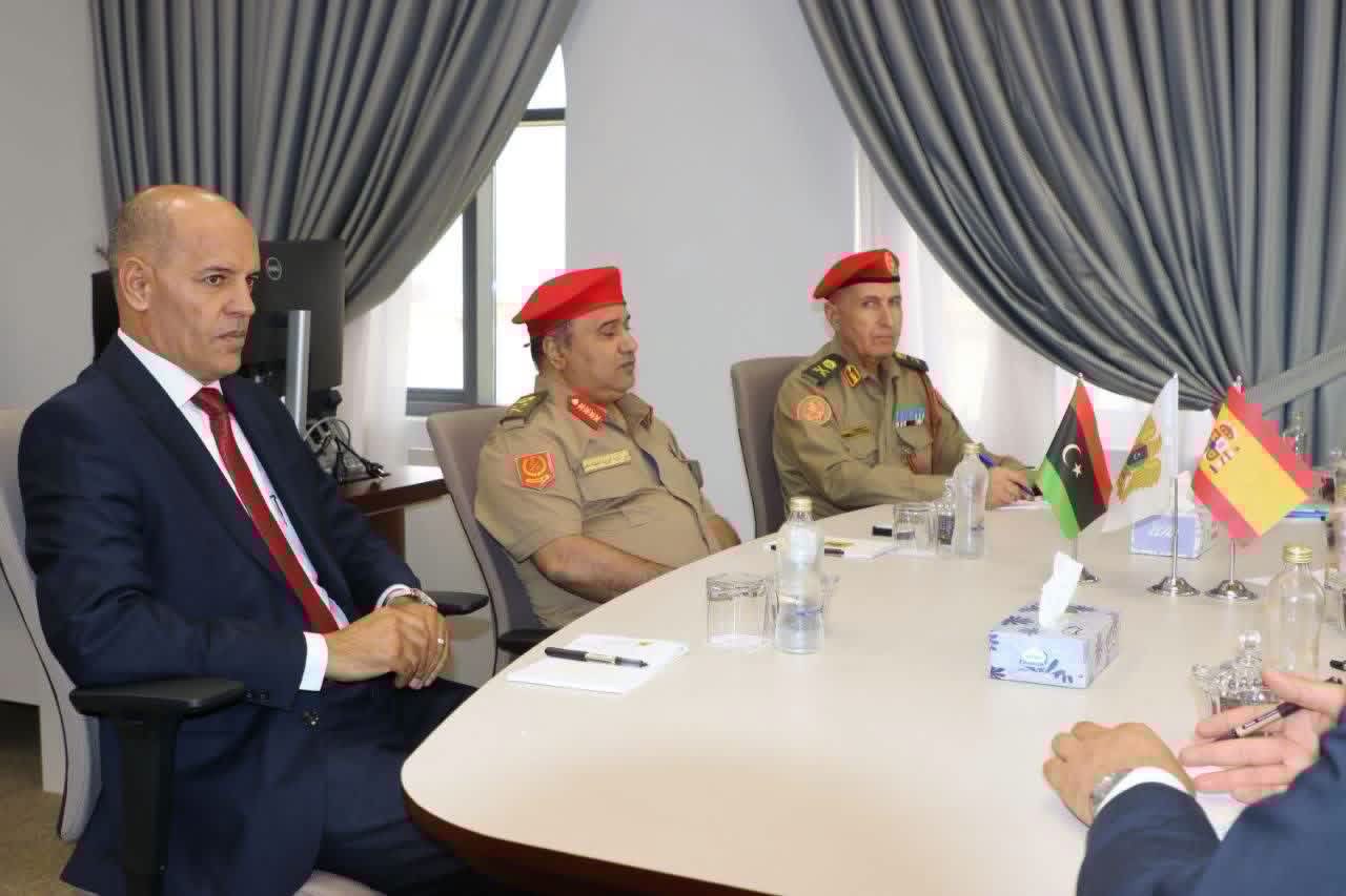 الأمين العام للقيادة العامة يلتقي سفير إسبانيا لدى ليبيا في بنغازي
