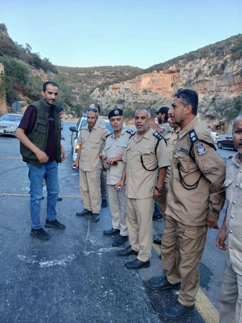 تمركز أمني لمركز شرطة مسة والهلال الأحمر في وادي الكوف لمواجهة التقلبات الجوية المحتملة