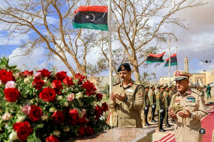 رئيس الأركان العامة الفريق أول ركن خالد حفتر يزور بلدية سلوق