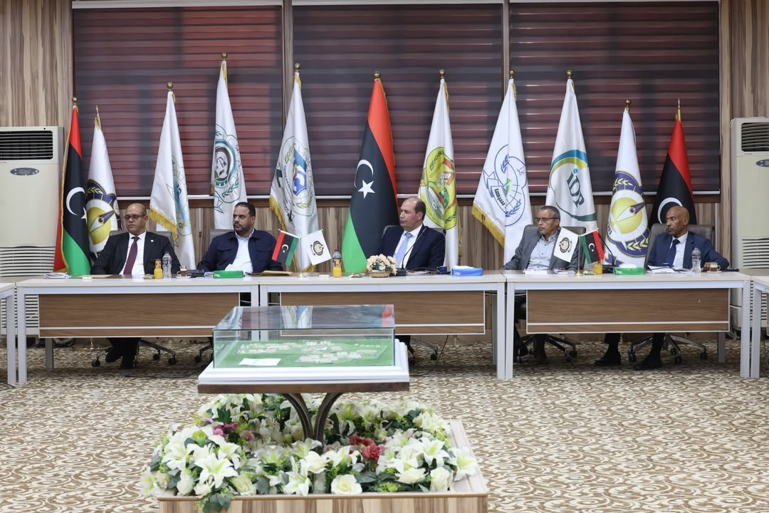 السعيطي يبحث أوضاع جامعات الجنوب 