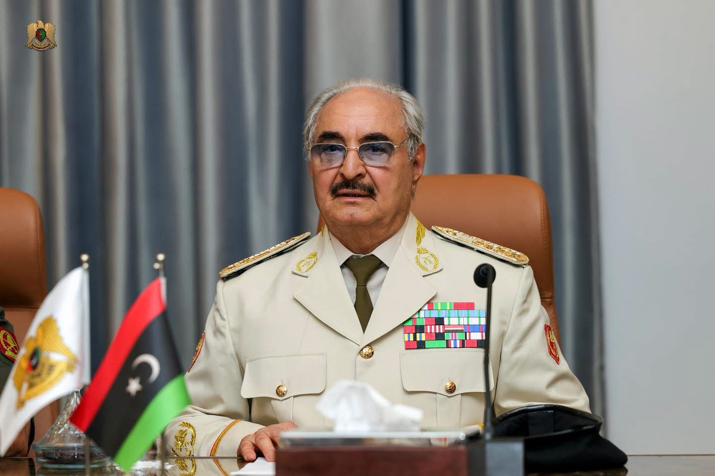 القائد العام للقوات المسلحة المشير أركان حرب خليفة أبوالقاسم حفتر يرحب بانتخاب هيئة الرئاسة الجديدة لمجلس النواب