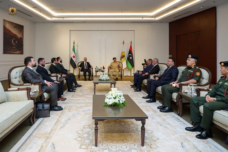 نائب القائد العام للقوات المسلحة الفريق أول ركن صدام حفتر يبحث مع وزير الخارجية السوري تعزيز التعاون بين البلدين